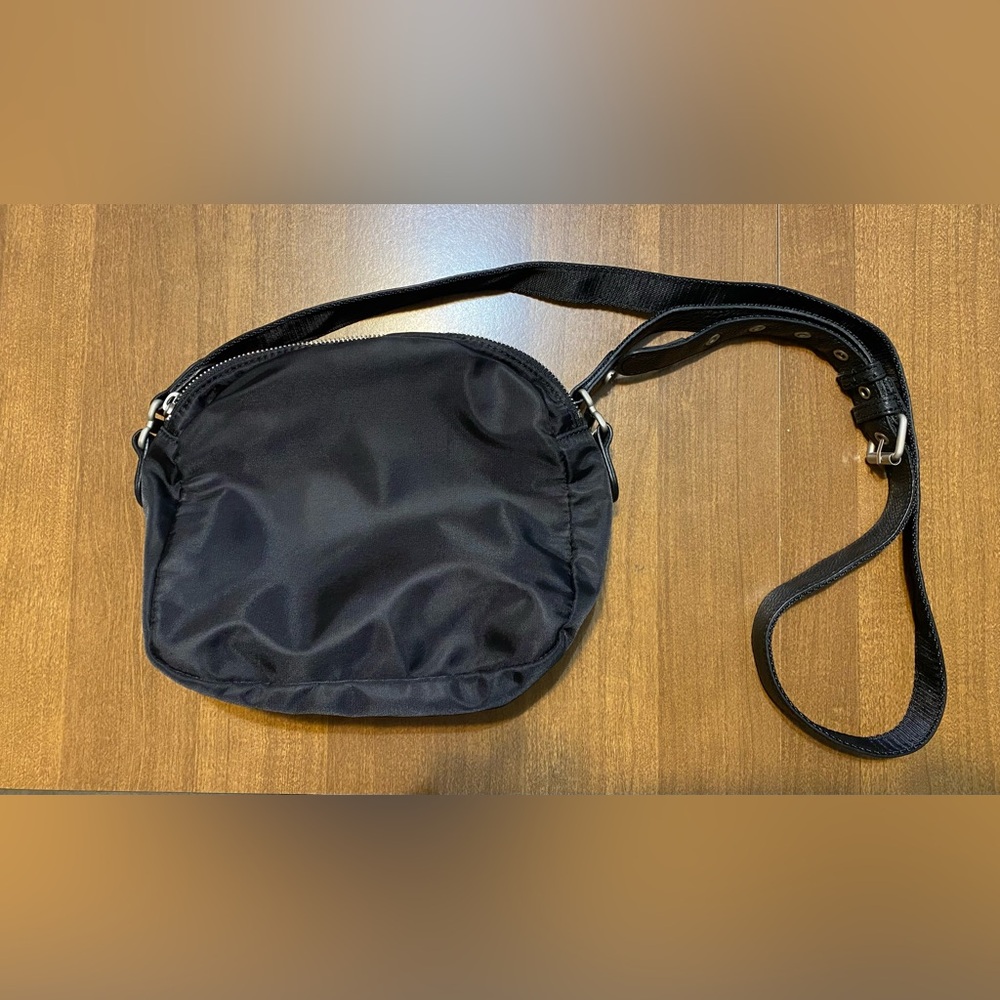 Baggallini Plain Black Crossbody Bag